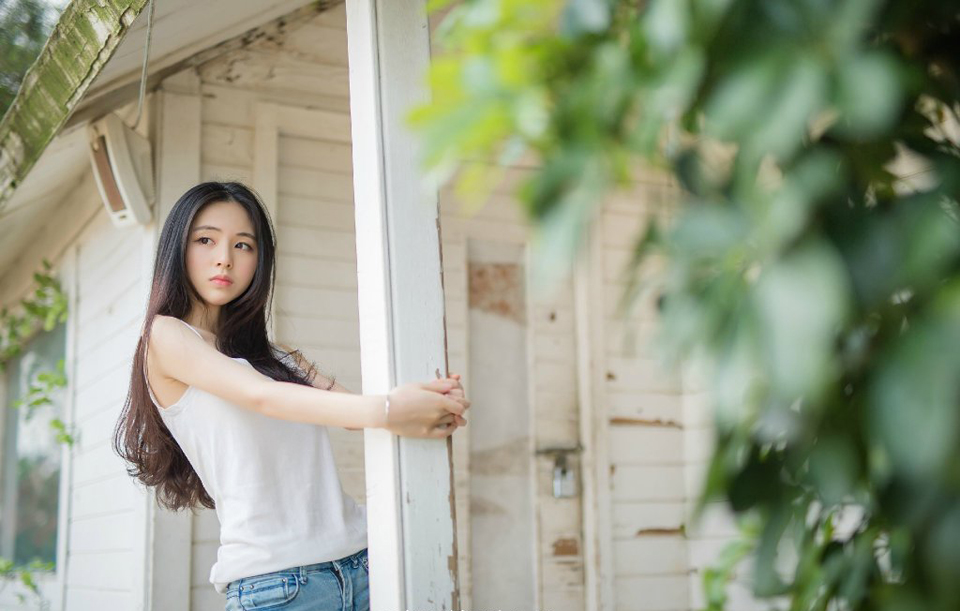 庞统闻言点点头，看向魏延道：“当加紧布防了，以孔明之能，我们恐怕还未赶到江州，江州已经被破，当先巩固好成都周边防御。”
